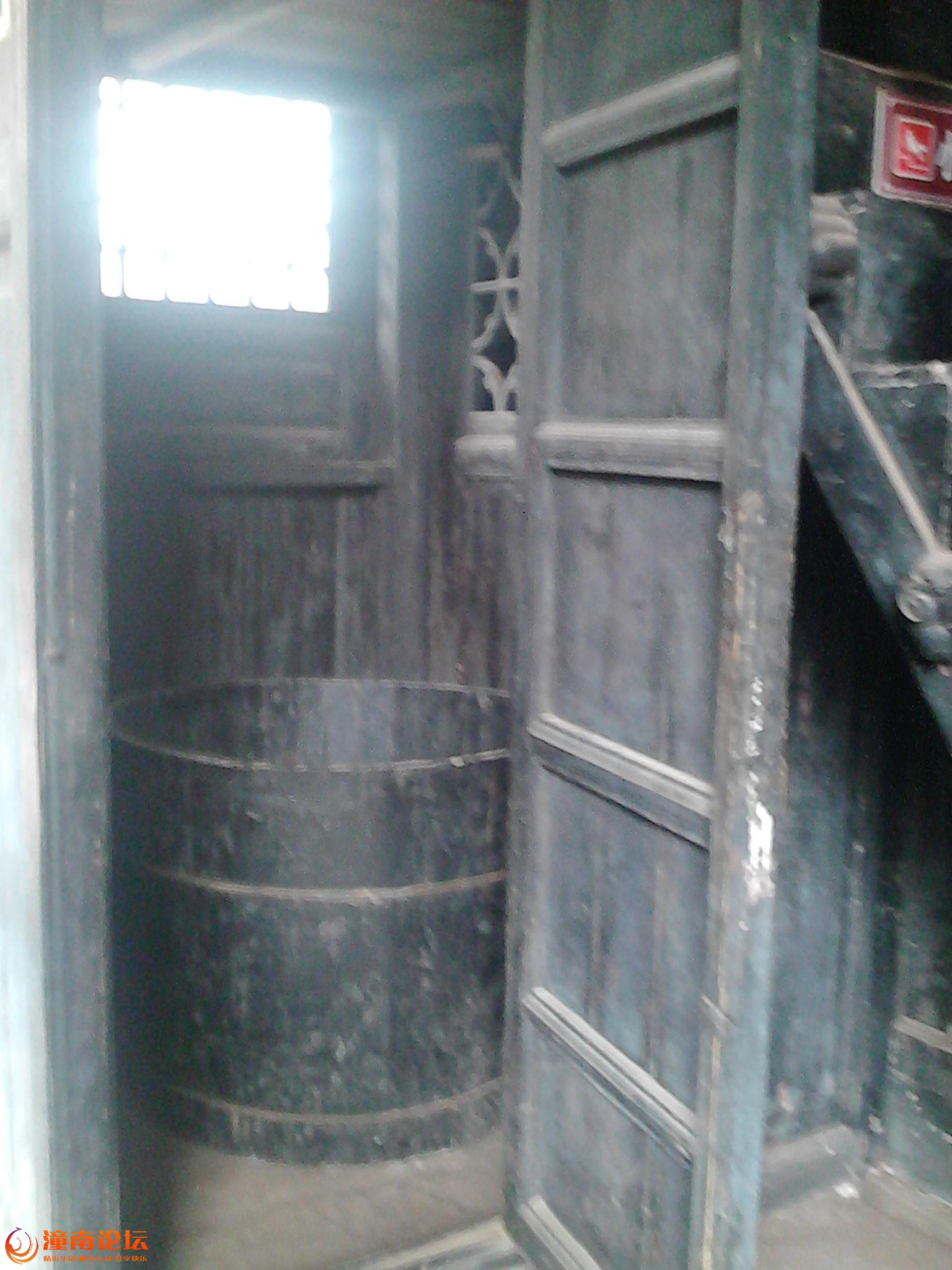 010.jpg