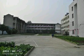 qbkNB4aaW744.jpg