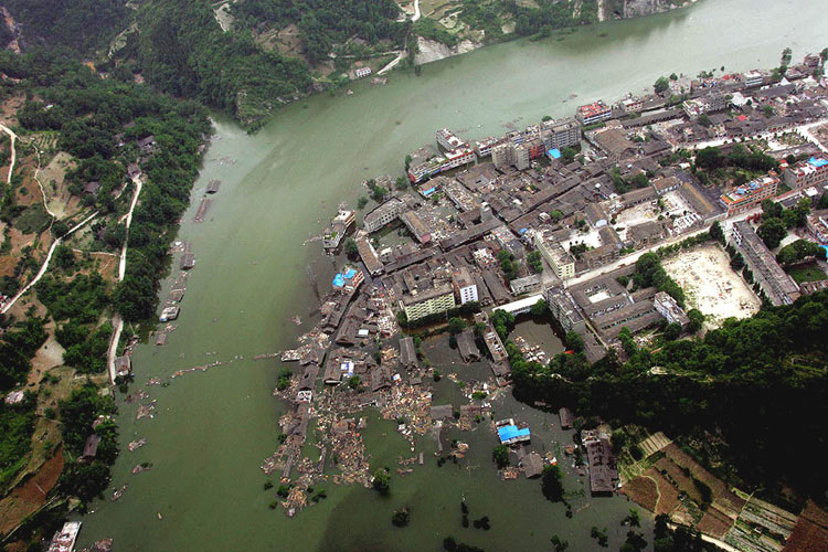 在地震中受灾比较严重的北川县禹里乡是传说中的大禹故乡，如今已被唐家山堰塞湖部分淹没。