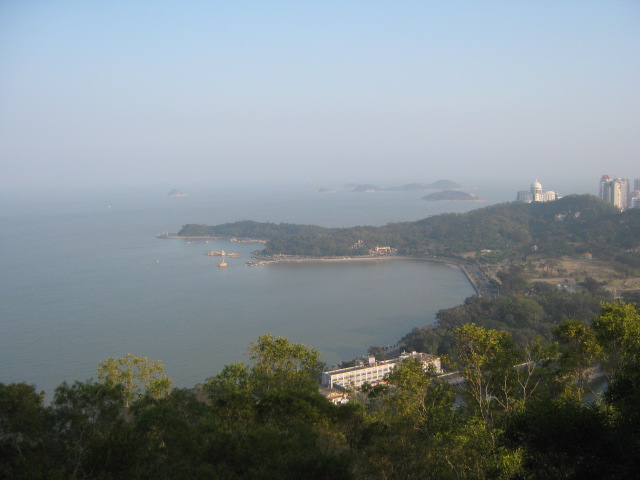 鸟瞰大海和情侣路