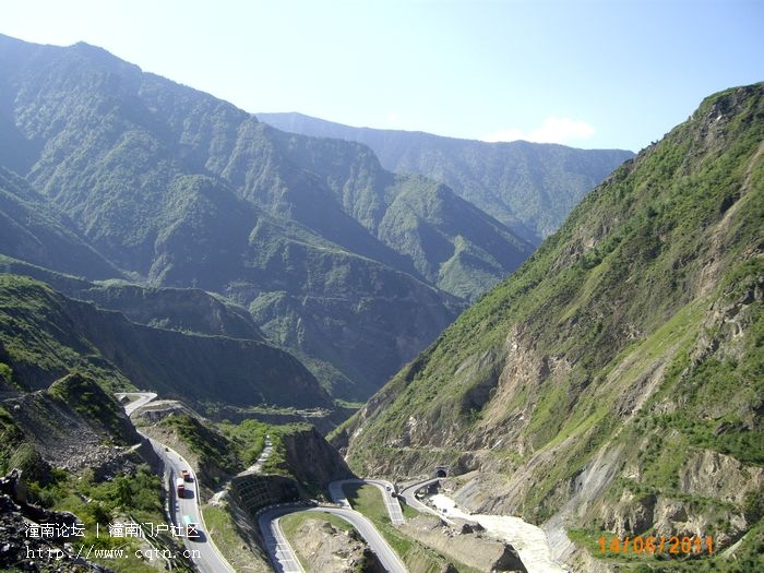 这个弯道名字叫六回头下山就进隧道