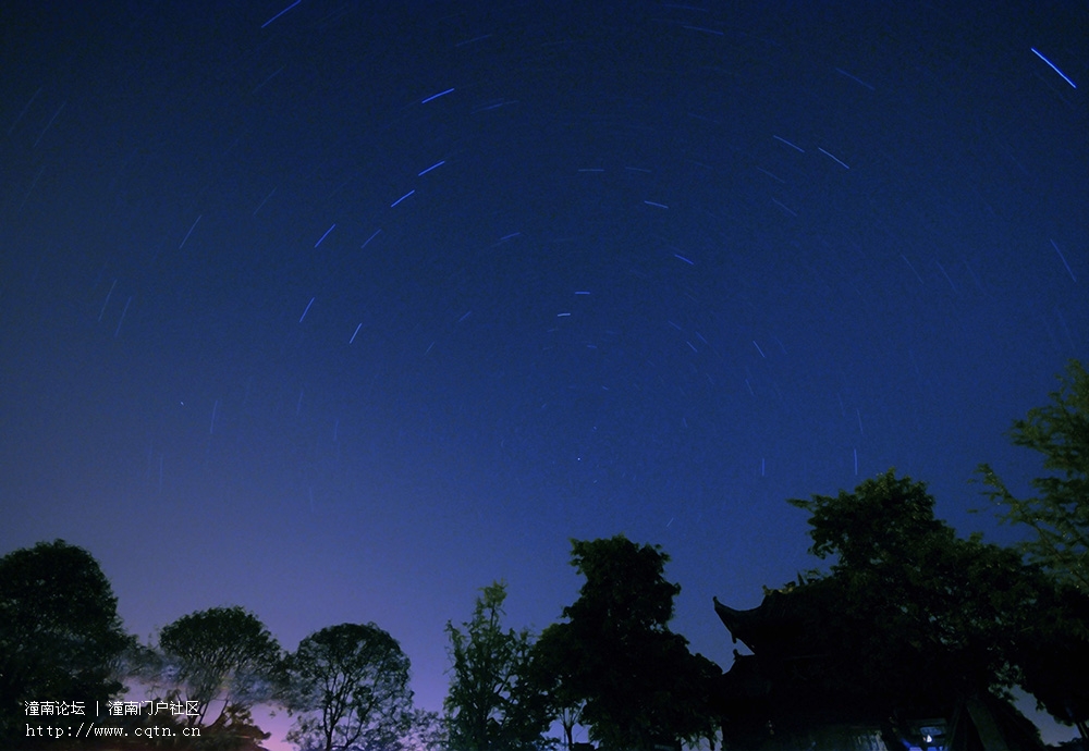 昨夜星辰(周南岭摄)拍摄地点：大佛寺，相机尼康D300，光圈5.6，速度1252.8秒，未用快门线拍摄DSC_5273a.jpg